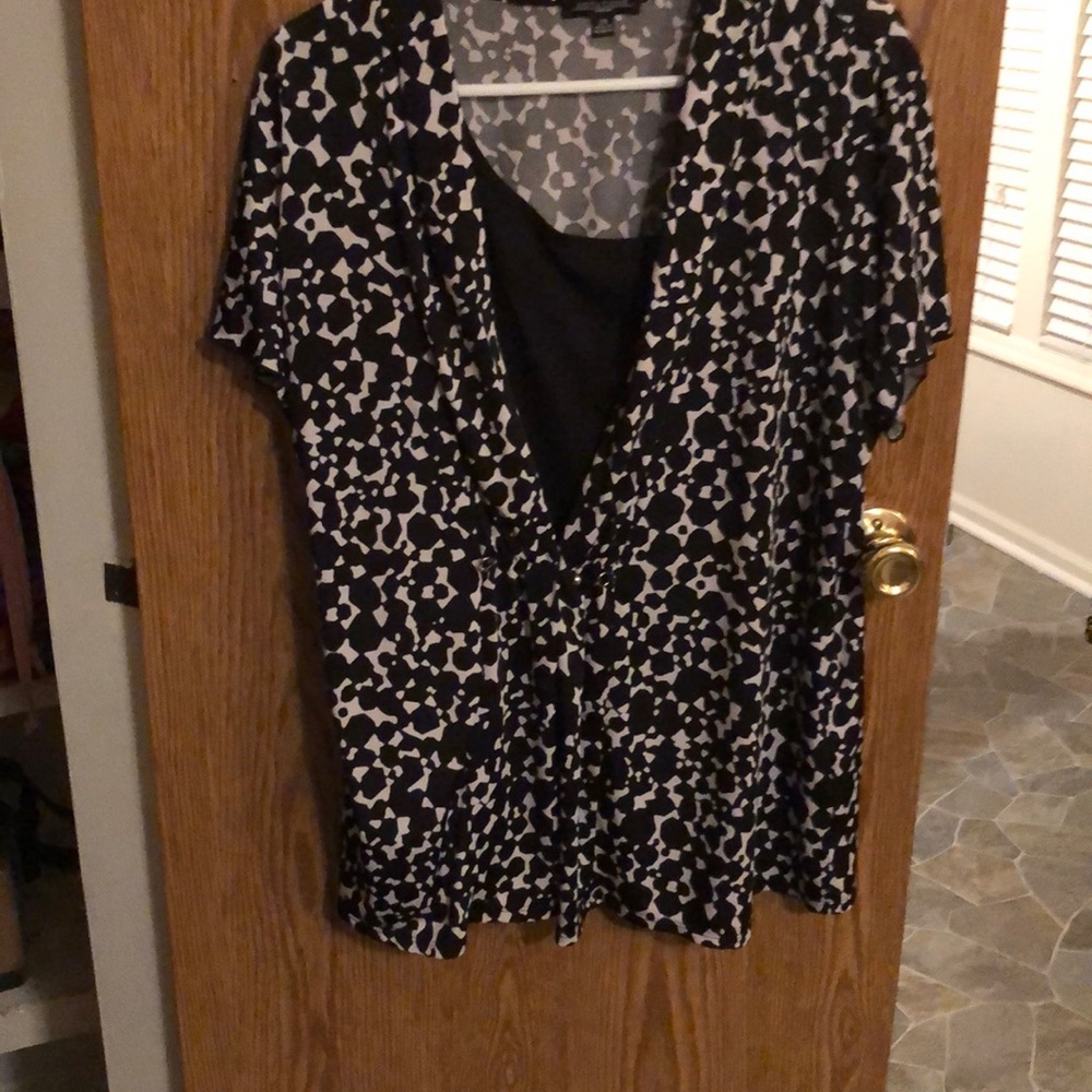 Black and White Top Size 22 W by Notations